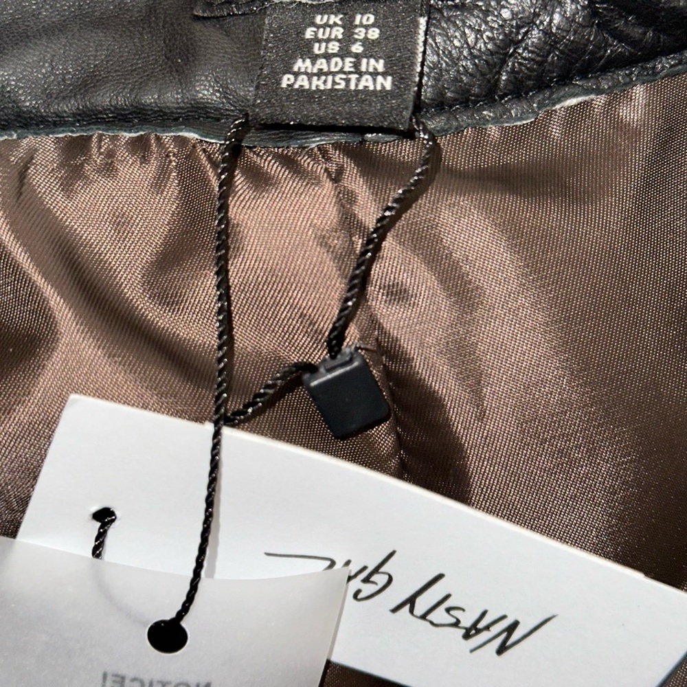 NWT Cowhide Pattern Women's Shorts - REAL LEATHER - Picture 7 of 7